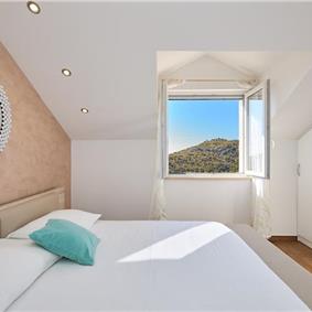 4 Bedroom Villa with pool and terrace near Dubrovnik, Sleeps 8